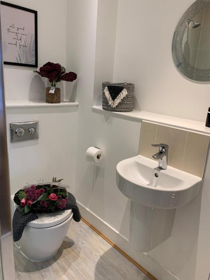 Stylish & Spacious 3 Bed House With 2 Free Car Parking Spaces Βίλα Appledram Εξωτερικό φωτογραφία