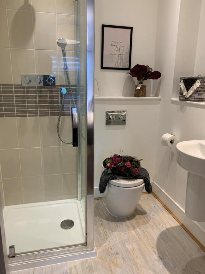 Stylish & Spacious 3 Bed House With 2 Free Car Parking Spaces Βίλα Appledram Εξωτερικό φωτογραφία
