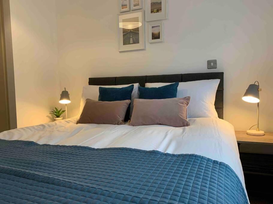 Stylish & Spacious 3 Bed House With 2 Free Car Parking Spaces Βίλα Appledram Εξωτερικό φωτογραφία