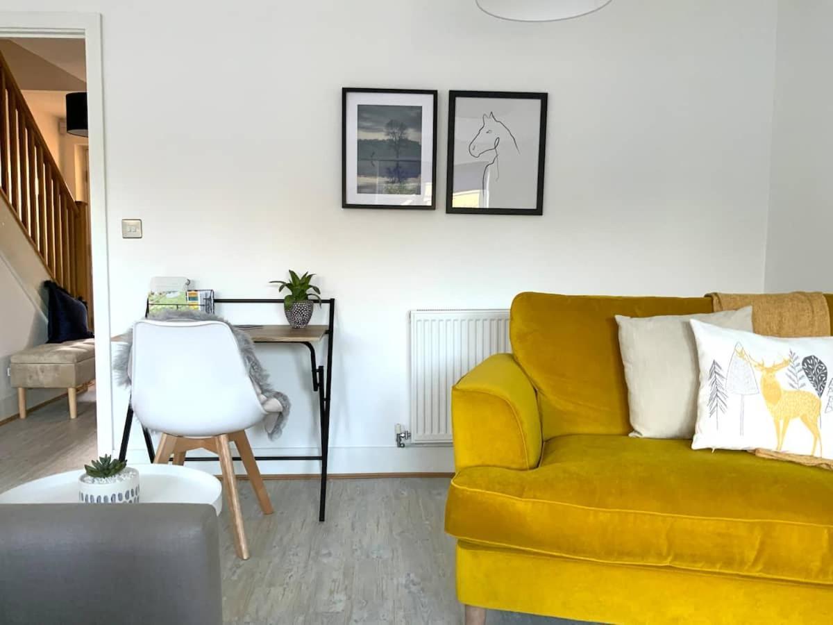 Stylish & Spacious 3 Bed House With 2 Free Car Parking Spaces Βίλα Appledram Εξωτερικό φωτογραφία